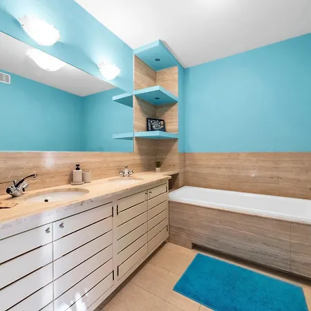 Apartment Wilanowska - 123m2, Parking, Balcony&workspace - By Rentujemy